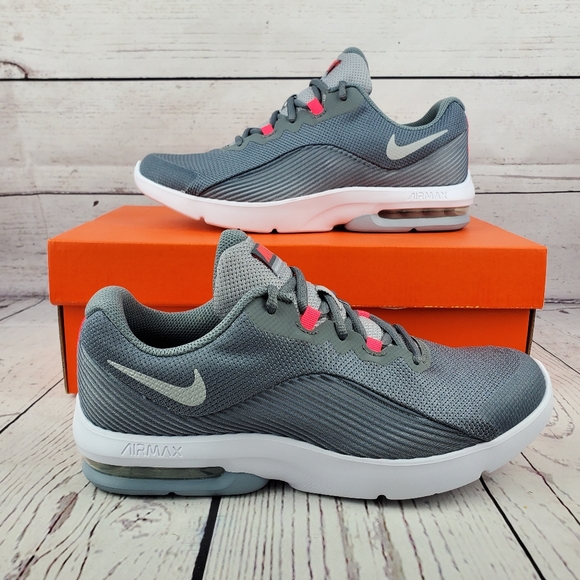 nike air max advantage 2 women's running shoes